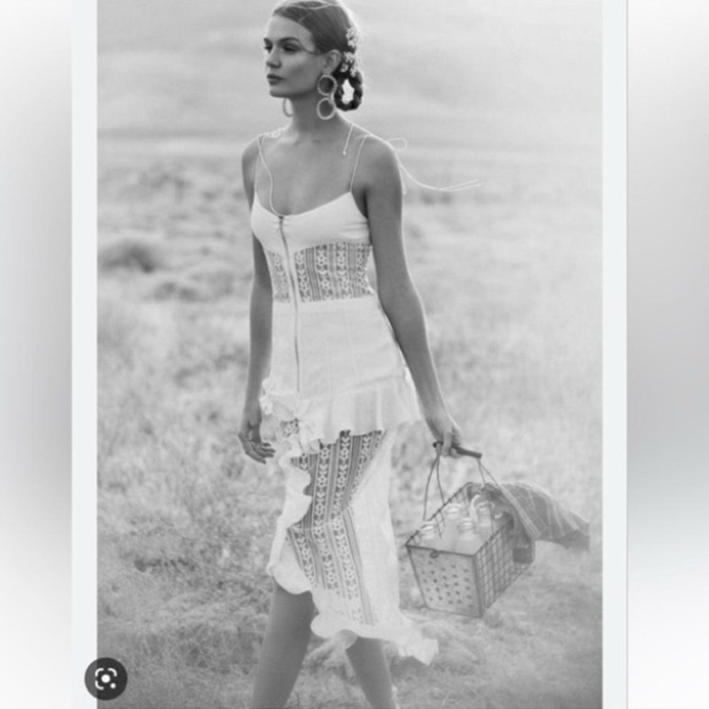 NEW WITH TAGS - For Love and Lemons Lovebird Lace Midi Dress Size Medium - Picture 7 of 10